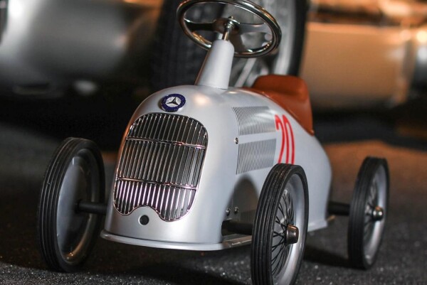 Baghera mercedes játékautó