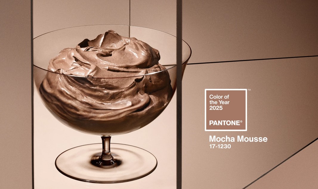 pantone 2025 év színe a mocha mousse