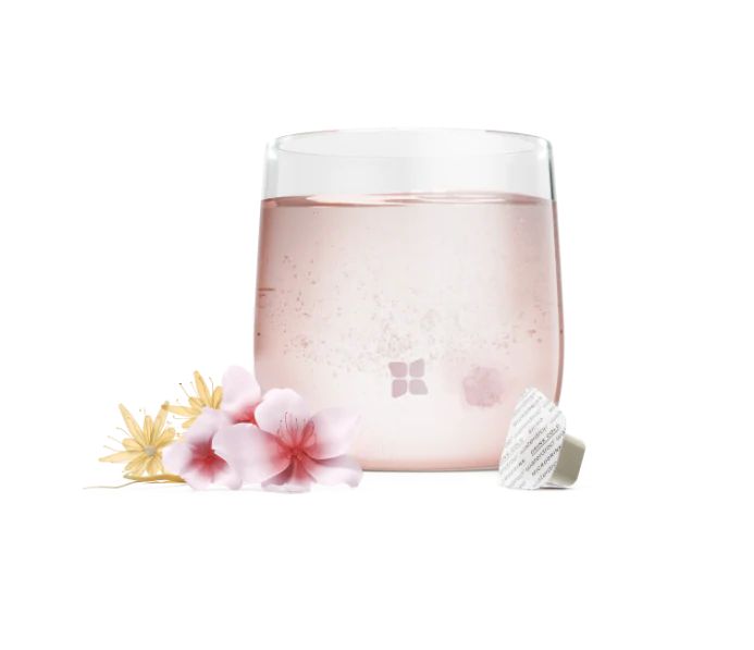 microdrink shiro energiát adó víz ízesítő üvegpohárban